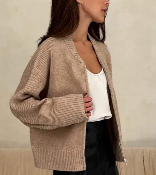 Pleated Knit O Neck Zipper Cardigan